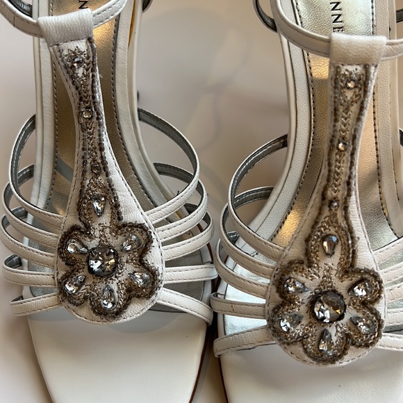Anne Klein "Akodelle" white leather beaded T strap heeled sandals - Picture 2 of 6